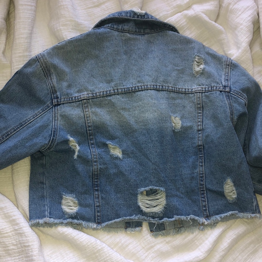 Cropped Denim Jacket With Star Patchwork - image 3
